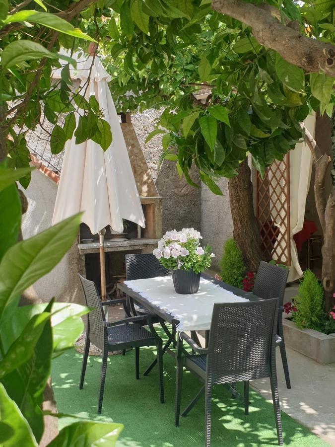Casa Vacanze Con Giardino E Area Barbecue Martis ภายนอก รูปภาพ
