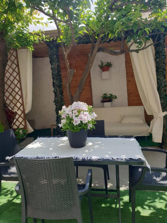 Casa Vacanze Con Giardino E Area Barbecue Martis ภายนอก รูปภาพ